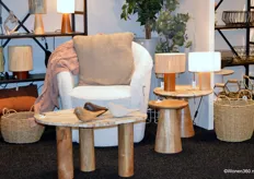 Nieuwe meubelen met bruinmarmer van Leitmotiv.